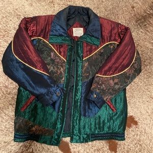 Rare vintage 90s jacket. Size M in women’s.